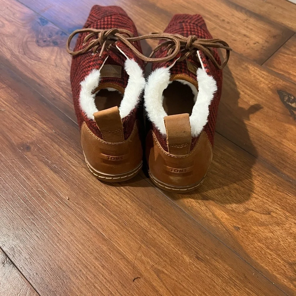 Toms Womens Size 11 Red Plaid Venice Collection Faux Fur Lined Booties Winter